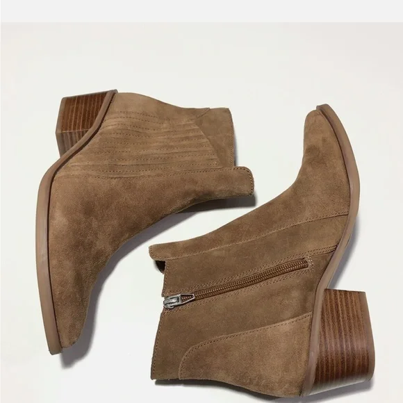 NWOB Dolce Vita Salome Brown Suede Ankle Booties - Picture 1 of 16